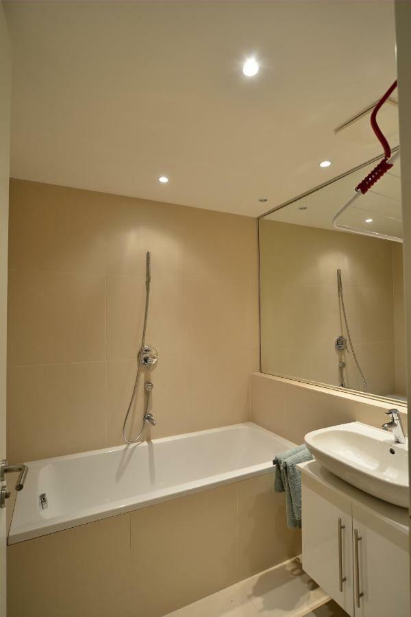 Kolonada Luxury 2 Bedroom Apartment With Balcony Mariánské Lázně Dış mekan fotoğraf